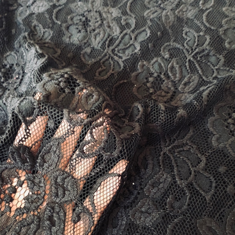 Lace tank top - Picture 2 of 2